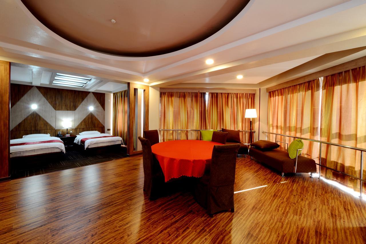 Zolo Hotel Oelan-bator Buitenkant foto